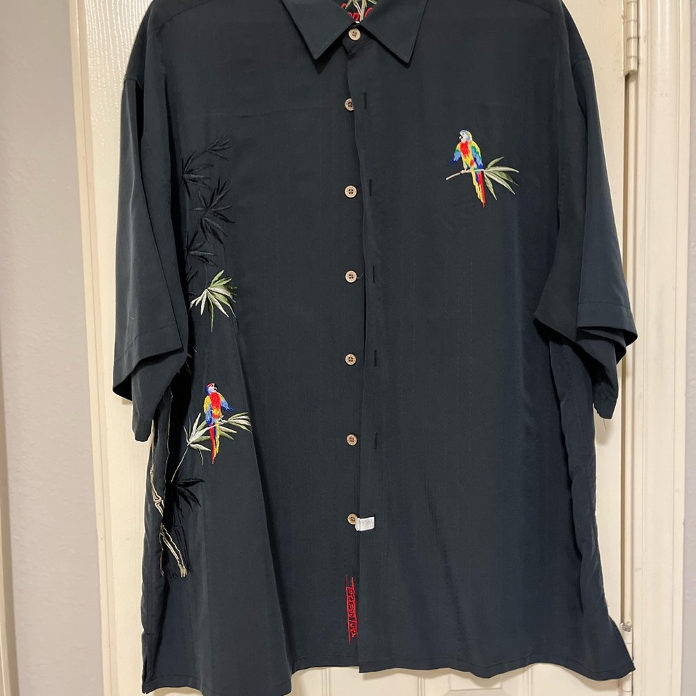 Bamboo Cay Men's Black Parrot Shirt